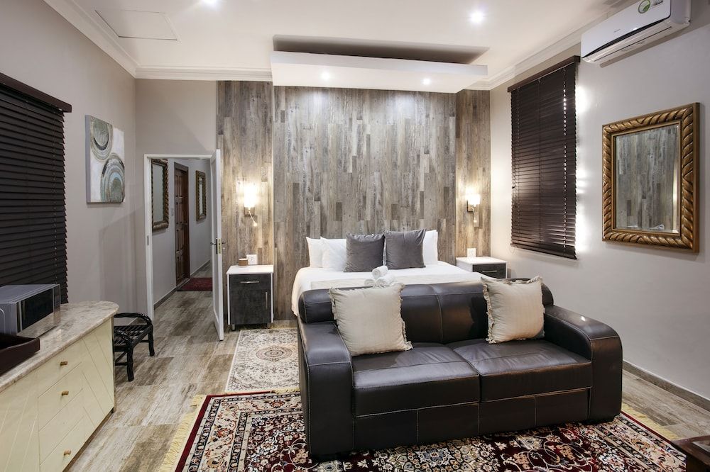 Rosewood Country Lodge Executive Suite 10