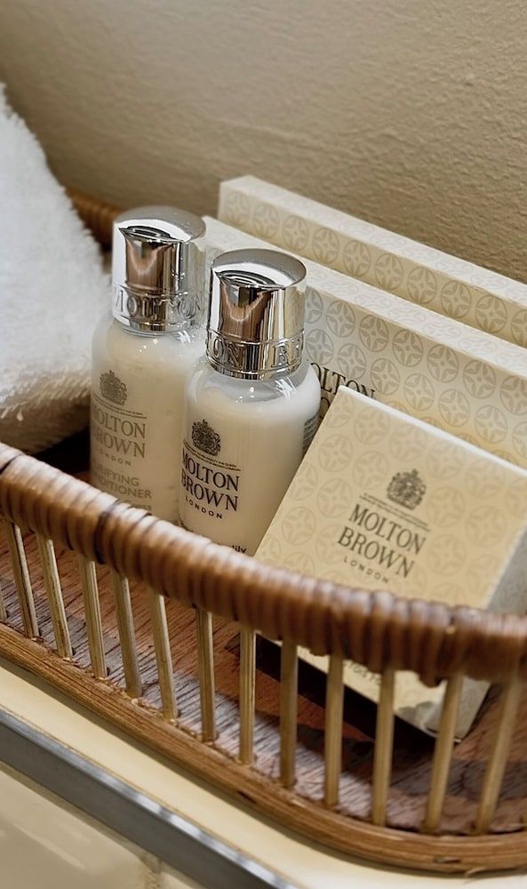 1945 On Kloof Guesthouse Deluxe Room 14