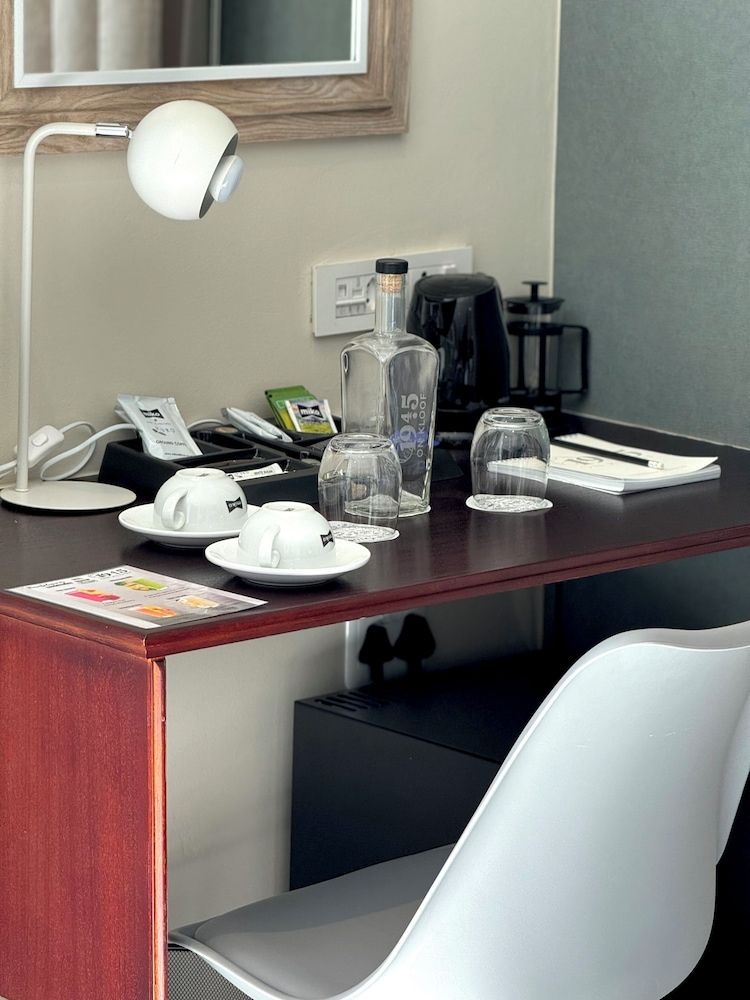 1945 On Kloof Guesthouse Deluxe Room 11