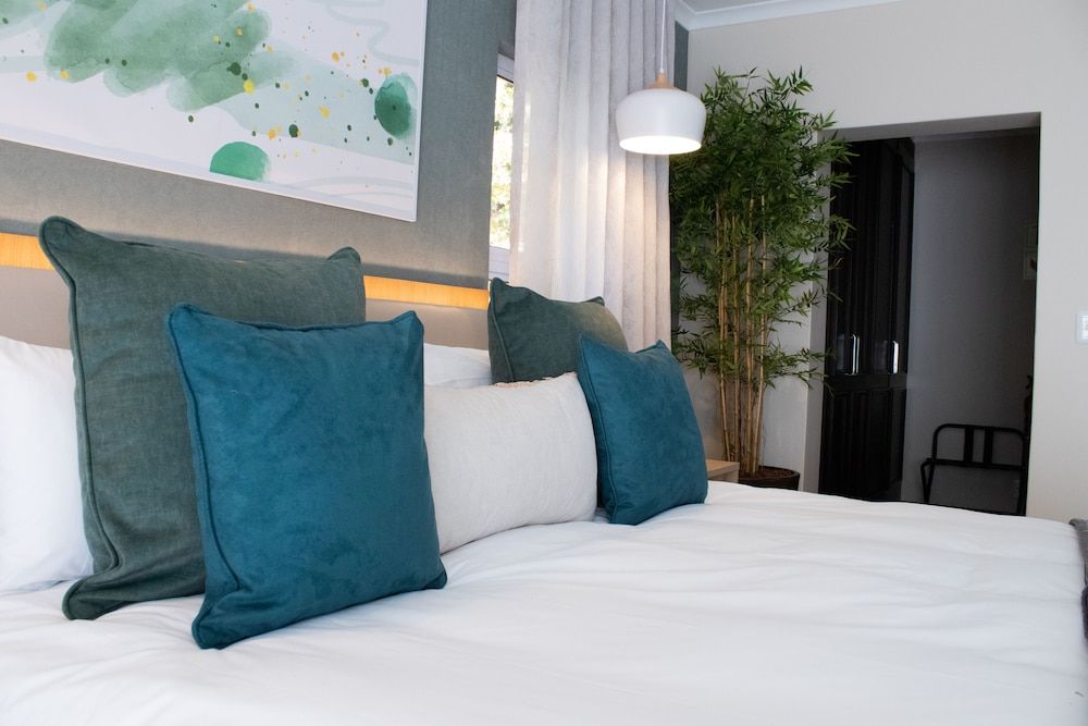 1945 On Kloof Guesthouse Superior Room 4