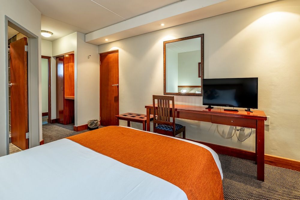 African Sky Hotels - Ermelo Inn Double Room 2