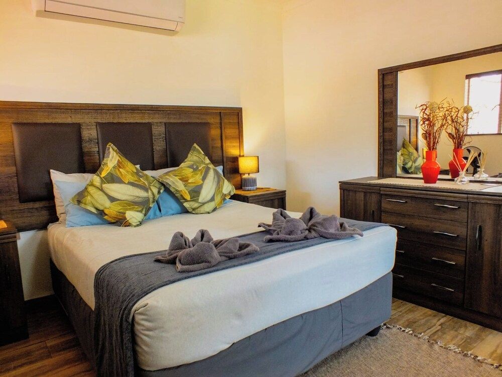 White Silo Accommodation Double Room (Rhino) 10