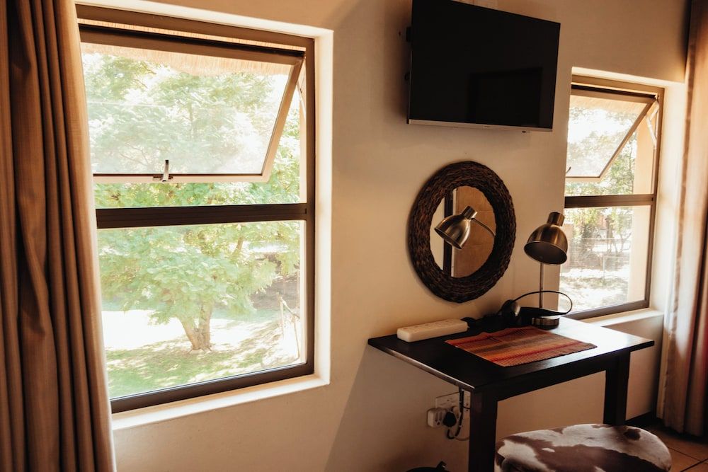 Blue Hills Lodge & Conference Centre Deluxe Room 5