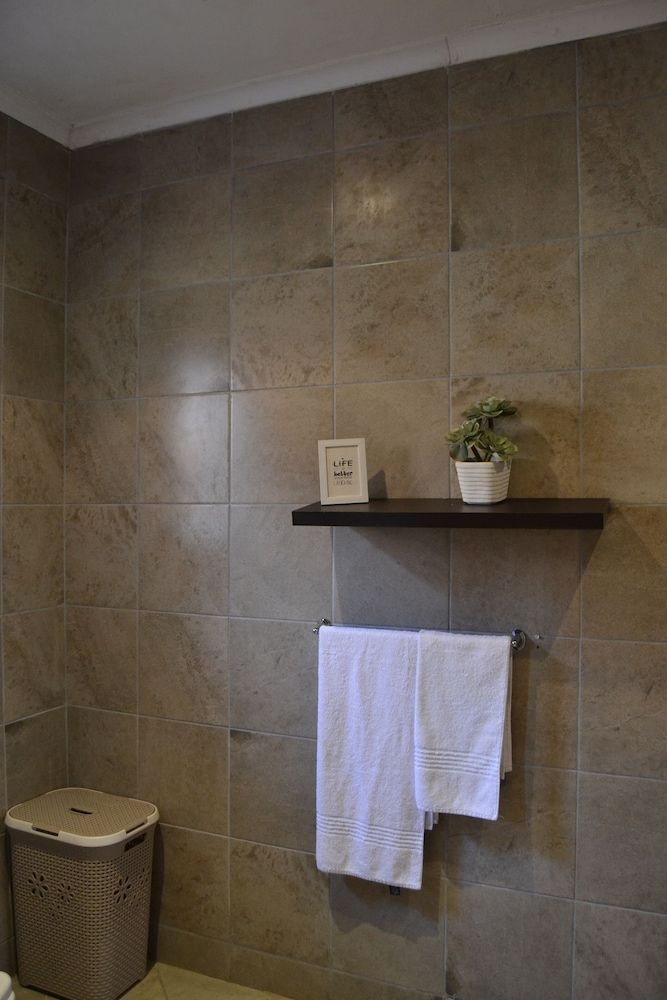 Hush Guest House Business Room 17