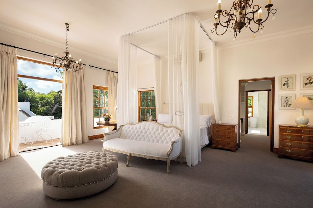 Honeymoon Suite