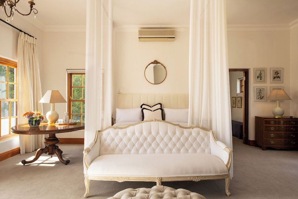 Honeymoon Suite