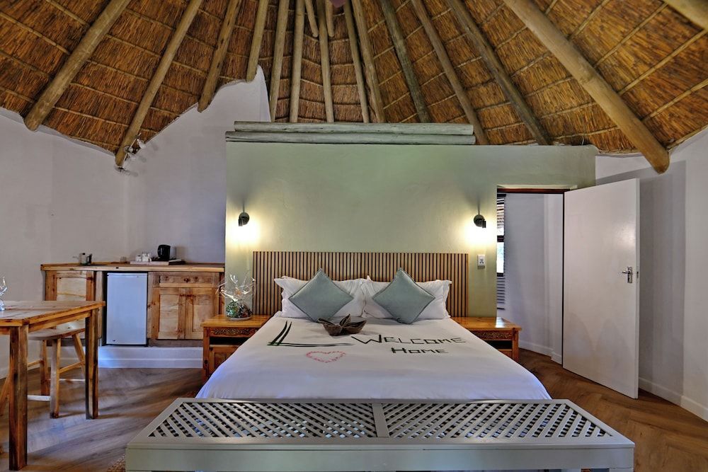 Warthogs Bush Lodge Standard Chalet 4