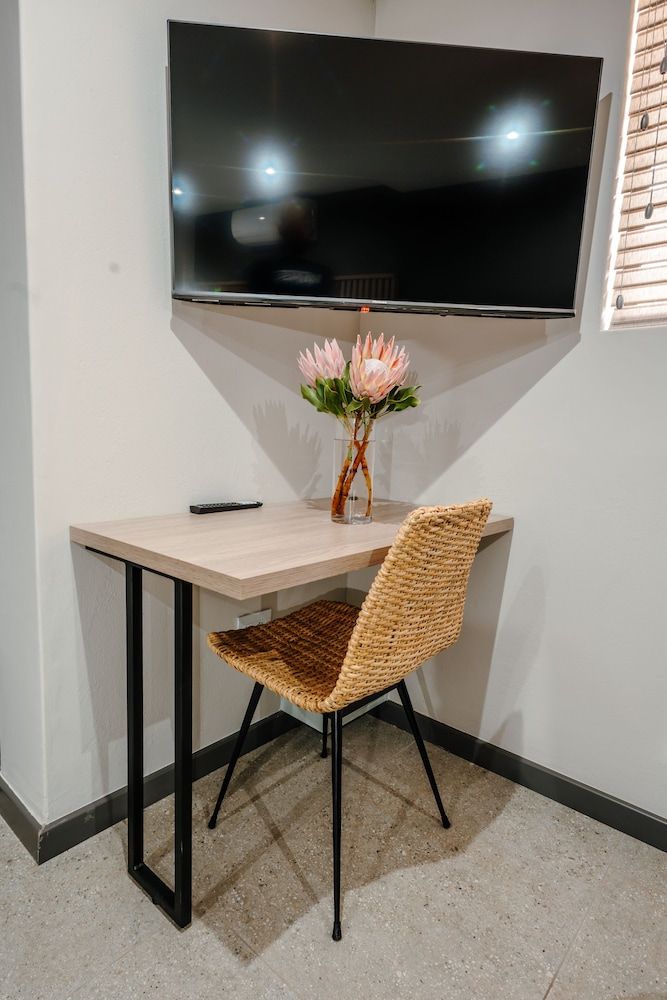 80 on Thabo Superior Apartment 4