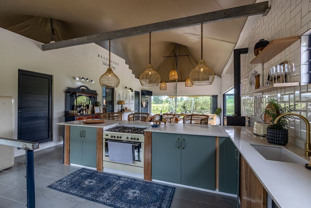 Belvidere Country Estate Premium Tent, 2 Bedrooms, Sauna, Mountain View 7