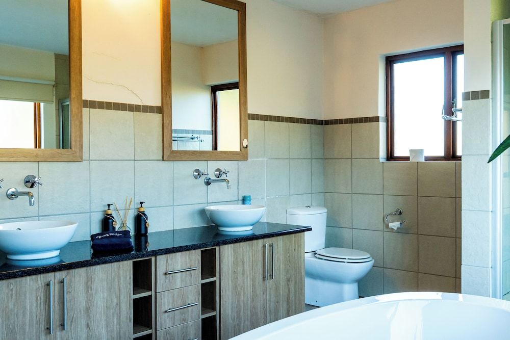 7th Hole Golf Lodge Luxury Room 16