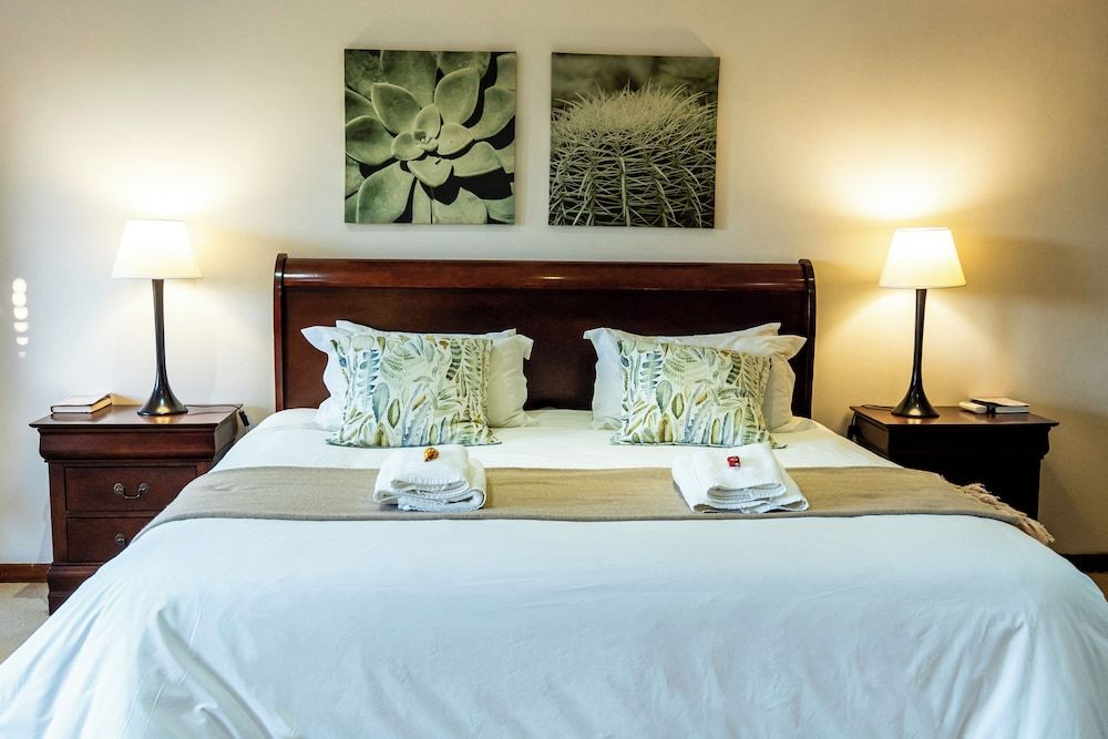 7th Hole Golf Lodge Luxury Room 3