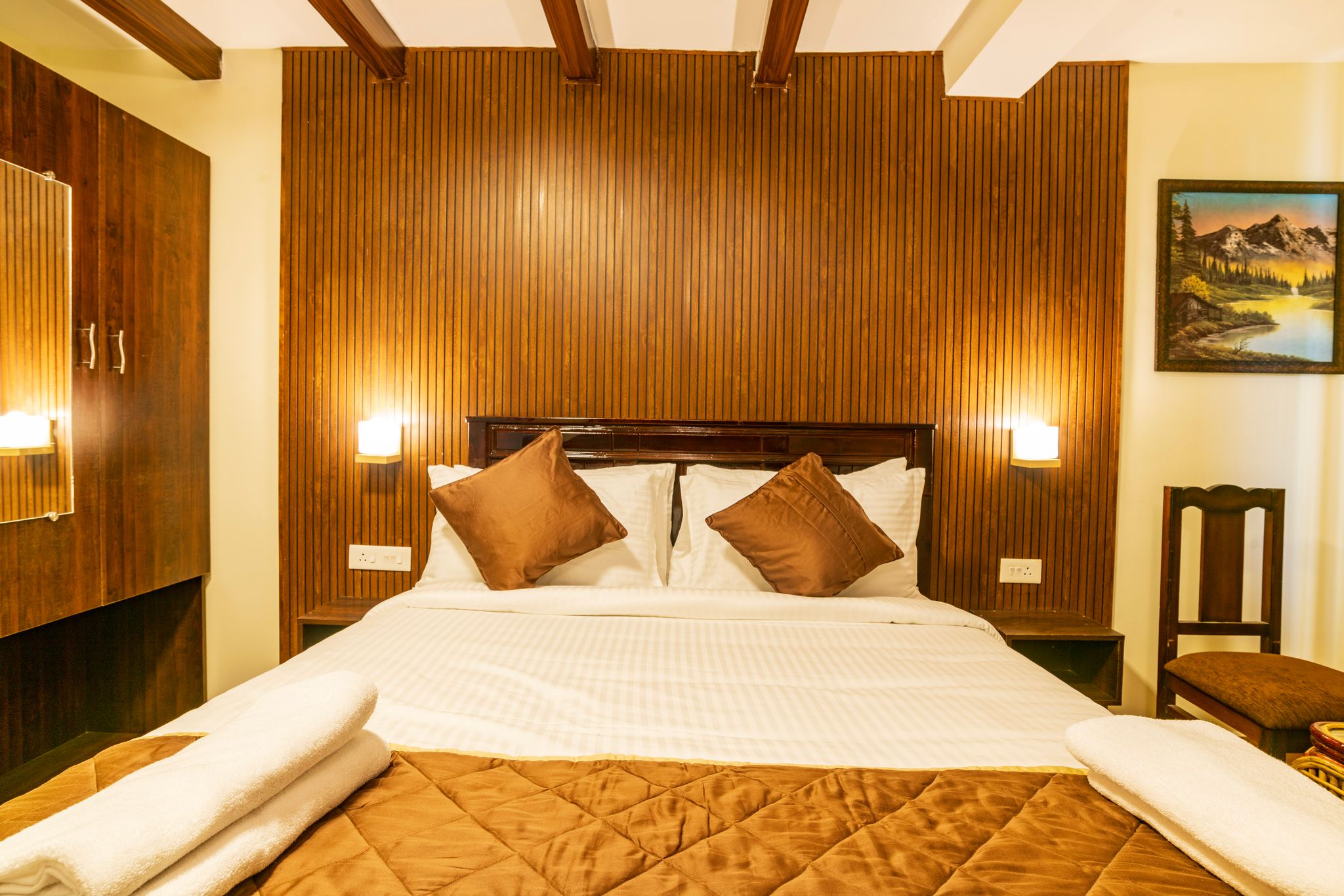 Warmth Streamside Serenity Resort Deluxe Mountain View 2