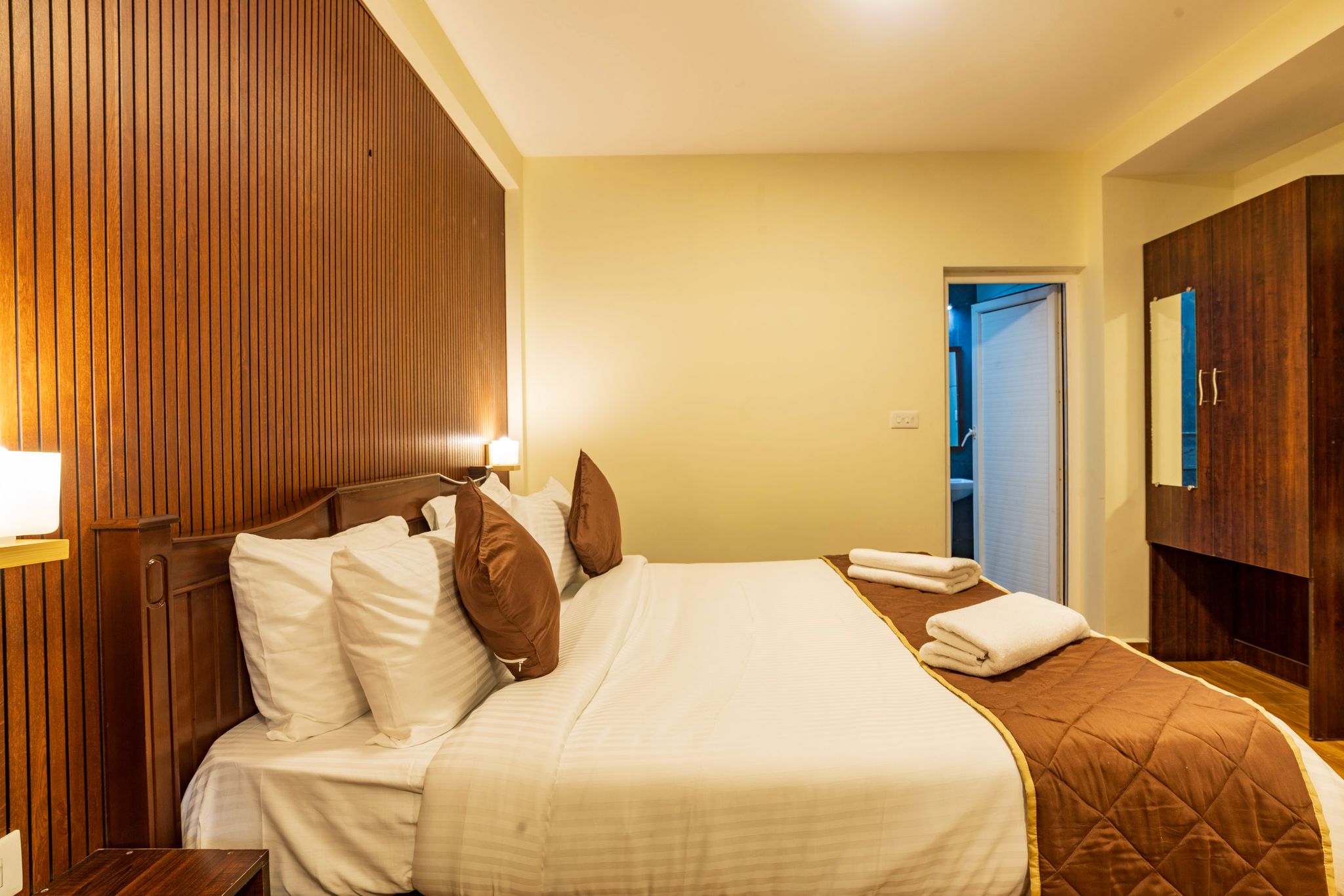 Warmth Streamside Serenity Resort Deluxe Mountain View 7