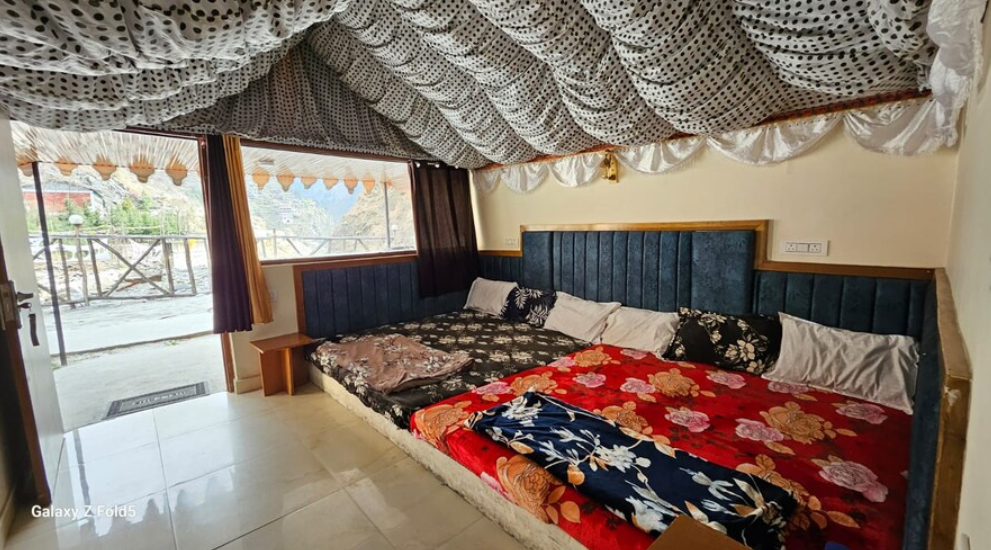 Luxury Camp Cottage Waterfall View