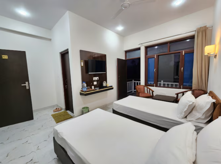 Dorjee House & Rooftop Cafe Twin Room with Balcony