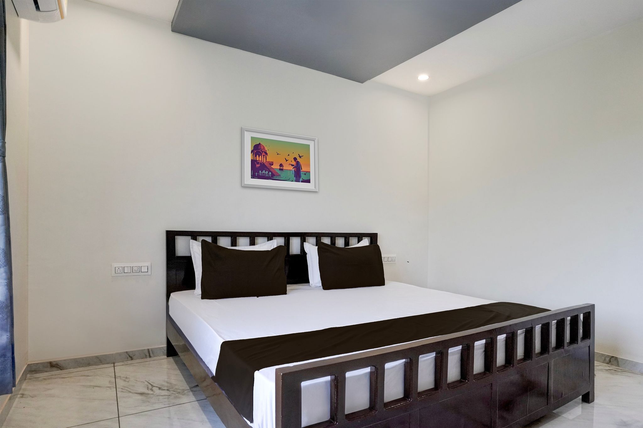 Hotel Ambika, Vadodara Semi Deluxe Room 5