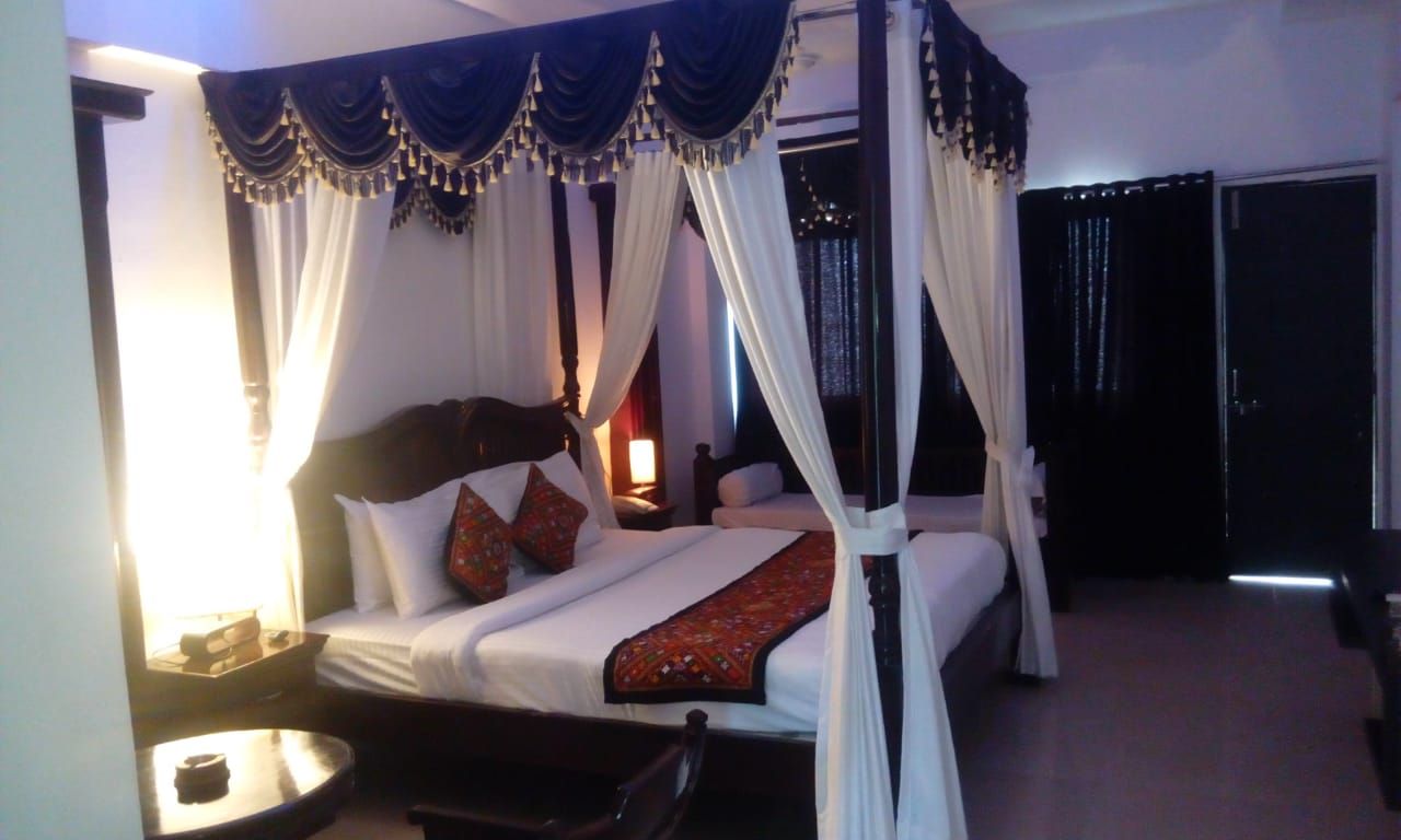 Royal Suite with bathtub