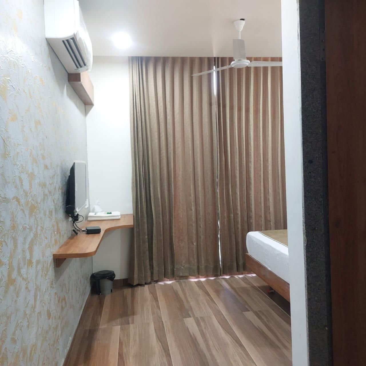 Heaven Seven Hotel and Resort Super Deluxe Room 5