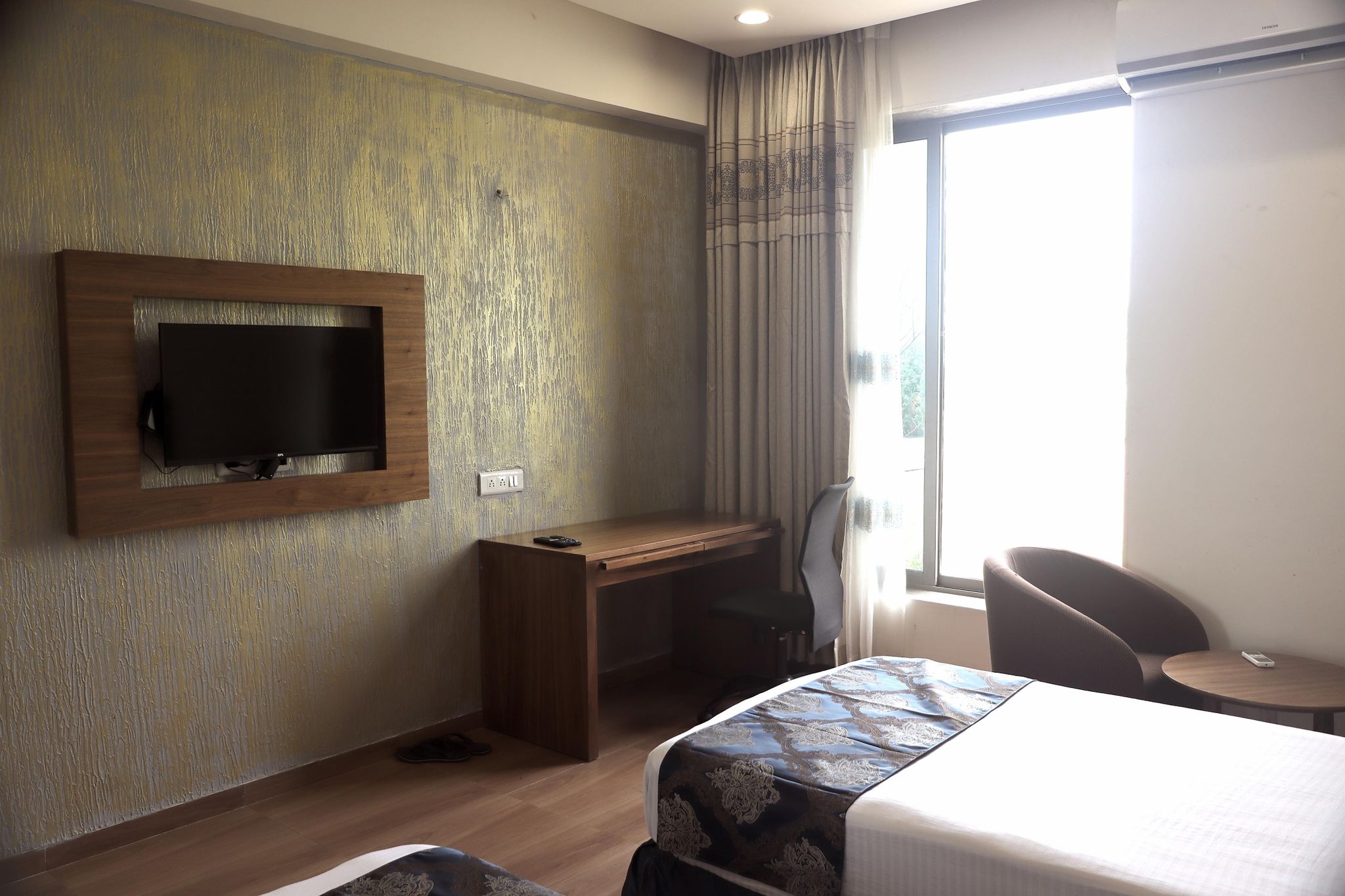 Heaven Seven Hotel and Resort Deluxe Room 4