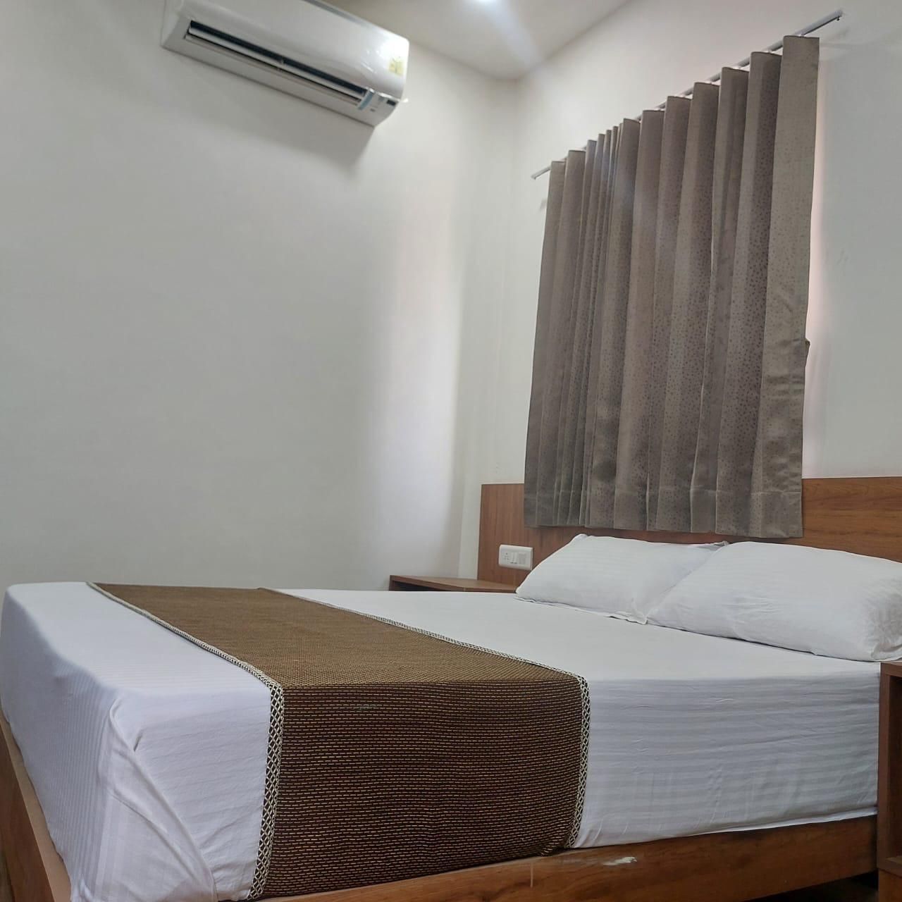 Heaven Seven Hotel and Resort Super Deluxe Room 4