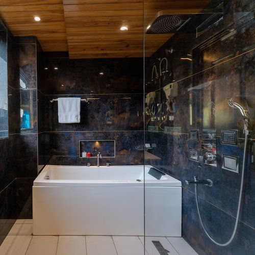 Deluxe Room With Balcony and Jacuzzi