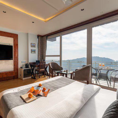 King Room With Balcony and Jacuzzi