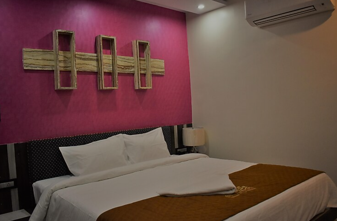 Raj Palace Premium Deluxe Room 5