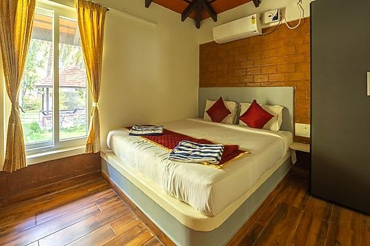 Entire Two bedroom Villa With Pool