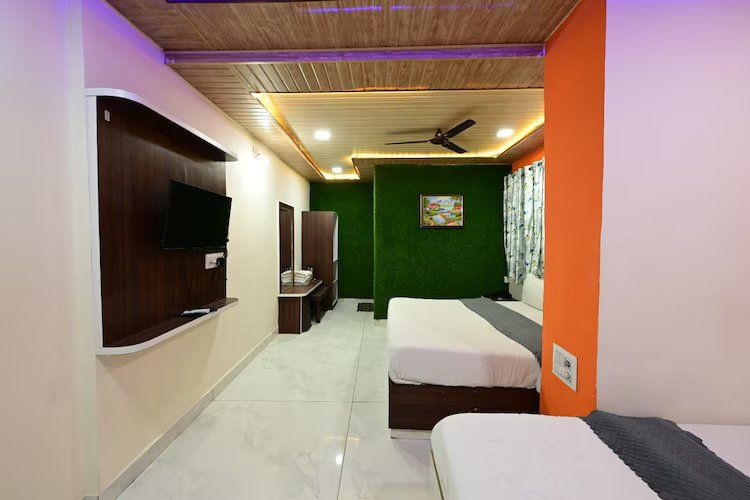 Hotel Happy Forest Inn Deluxe AC Room 3