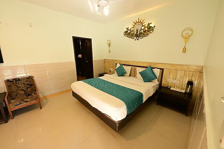 Hotel Happy Forest Inn Deluxe AC Room 4