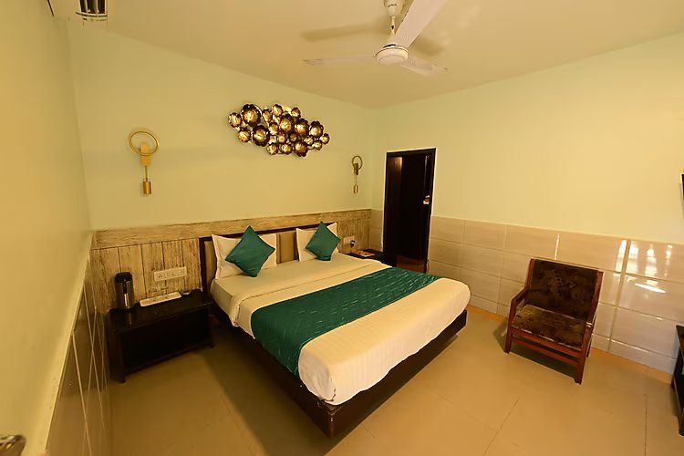 Hotel Happy Forest Inn Deluxe AC Room