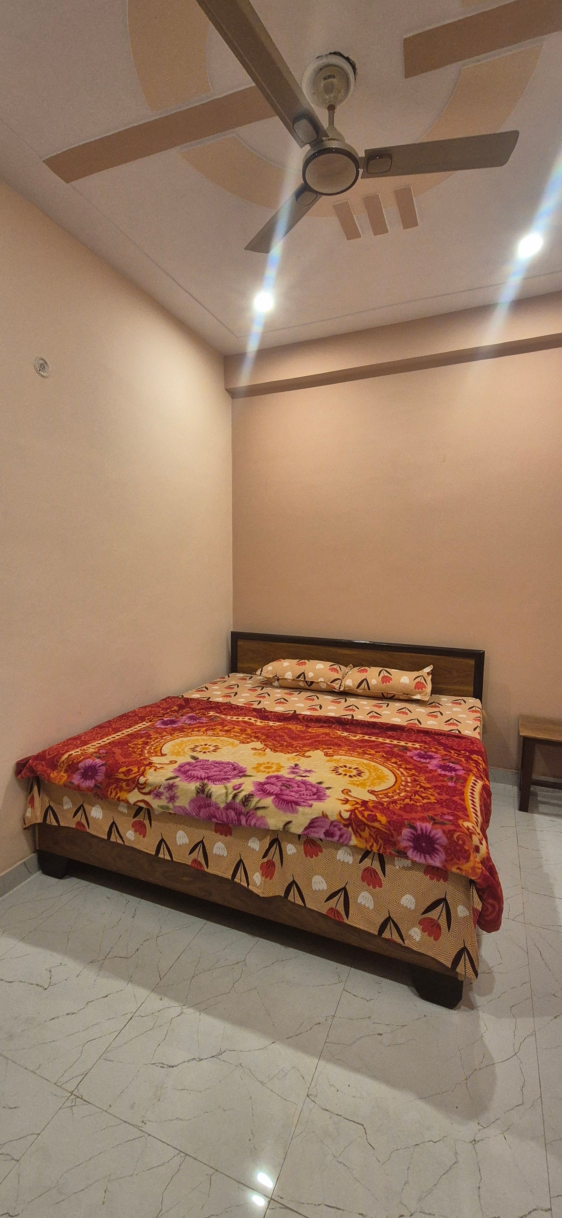 Hotel Shyam Villa Deluxe Room 2