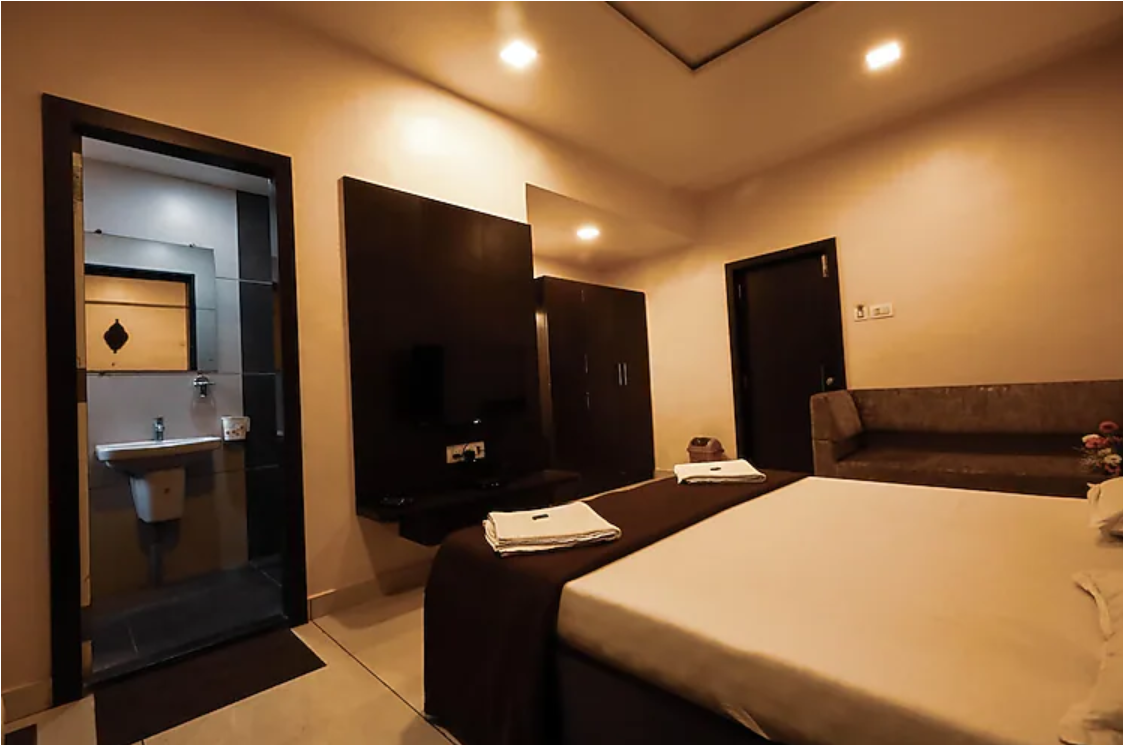 Hotel Kiran Super Deluxe Room Non Ac 2