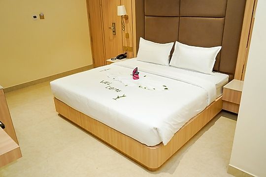 Hotel The Elite DELUXE LUXURY ROOM 4