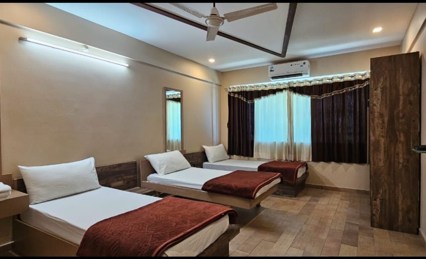 STANDERD TRIPAL ROOM