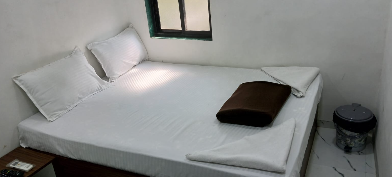 RR Residency deluxe room 7