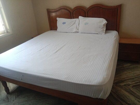 Deluxe Double Room AC
