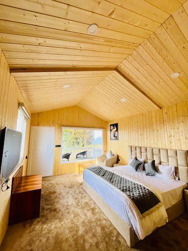 Deluxe wooden cottages