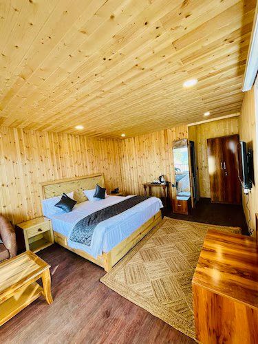 Deluxe wooden cottages