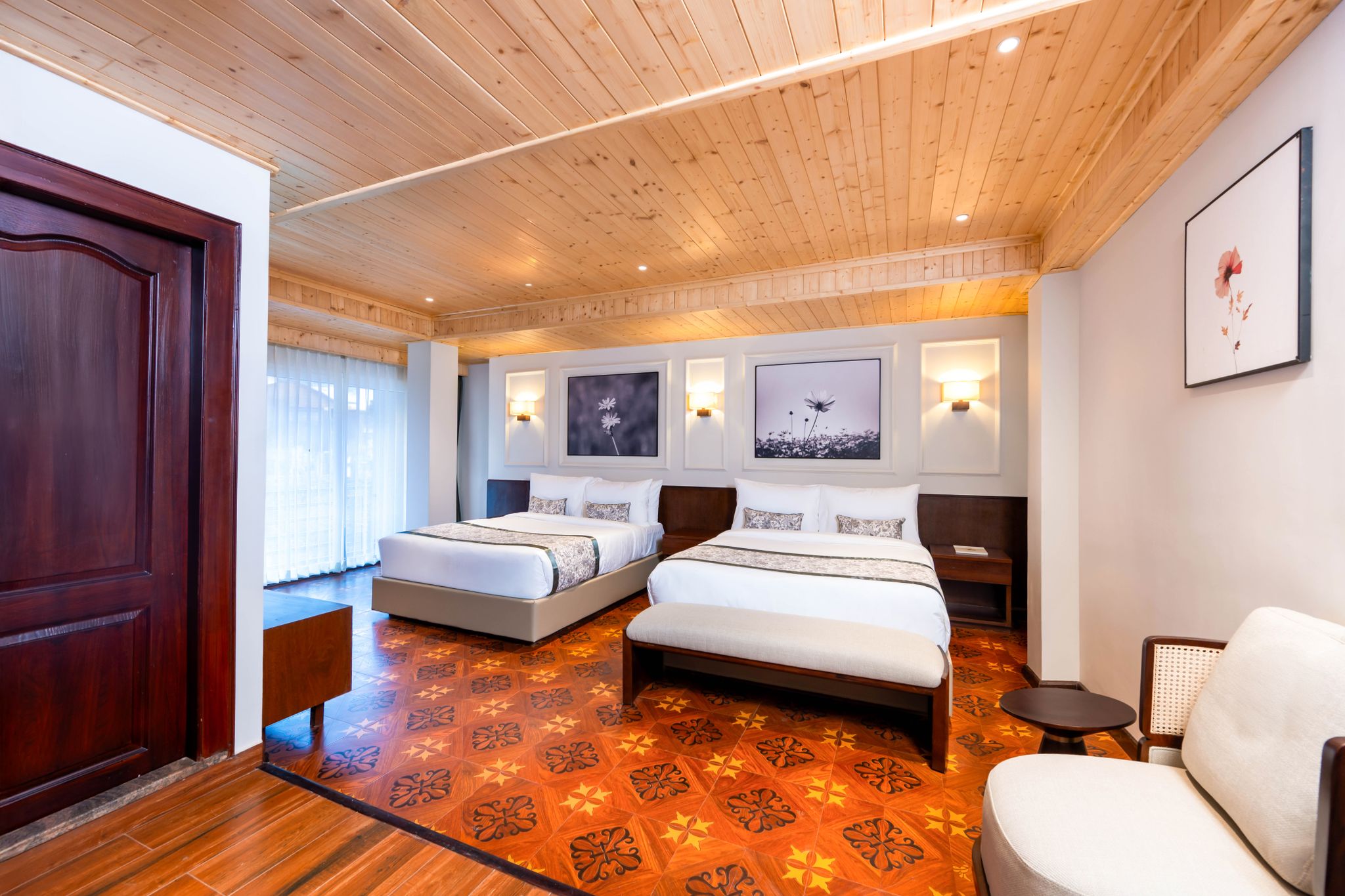 FAMILY PARTIAL VIEW ROOM