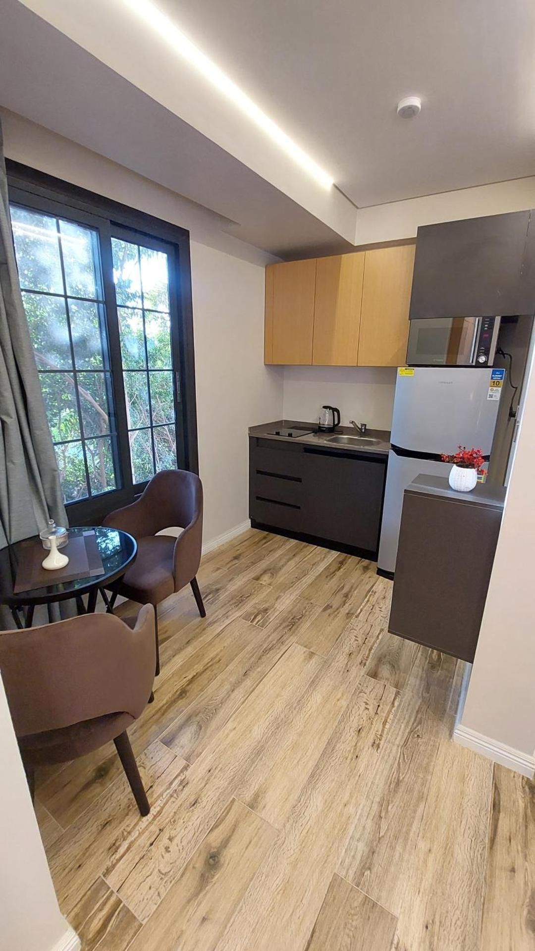 Deluxe Studio