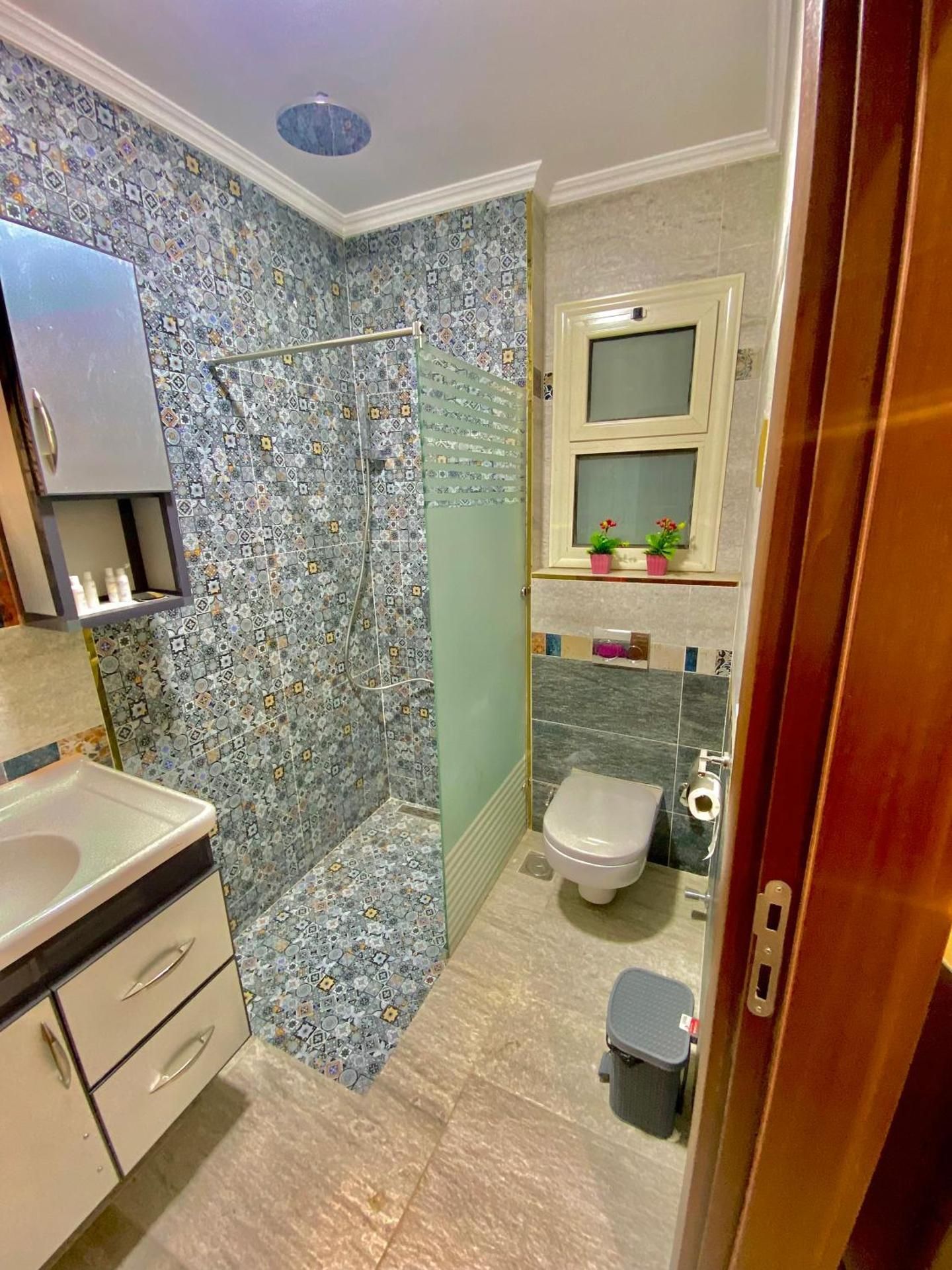 Ultra Luxury 3BR with Pools ,Sports ,Dining in Gated compound, Close to all sites Three-Bedroom Apartment 3