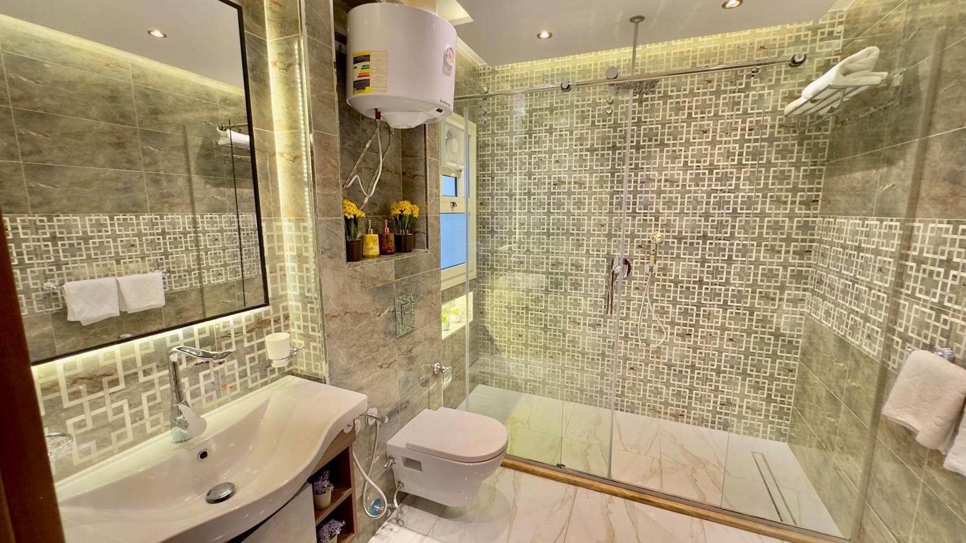 Three-Bedroom Apartment with Balcony