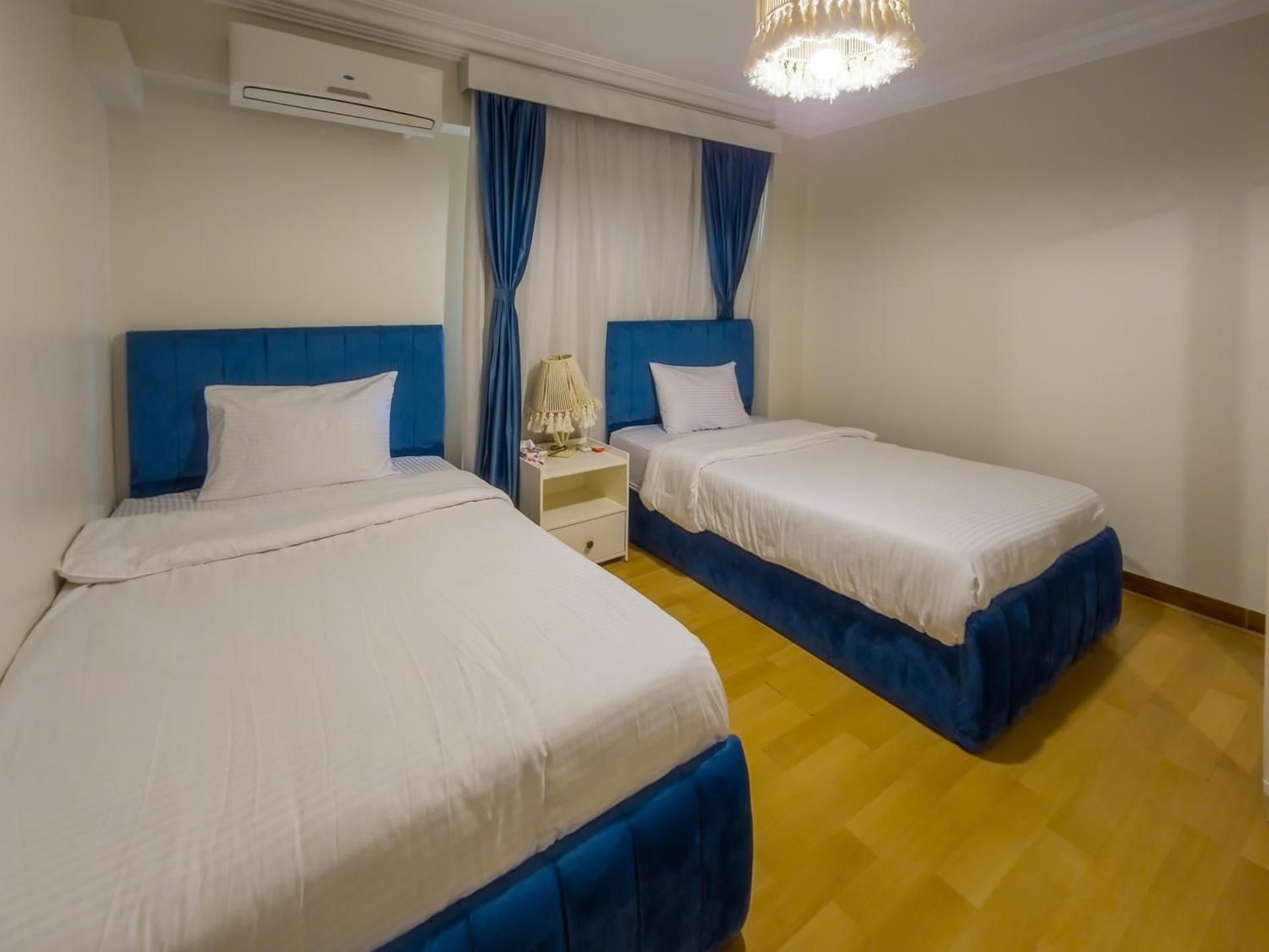 Twin Room with Private External Bathroom