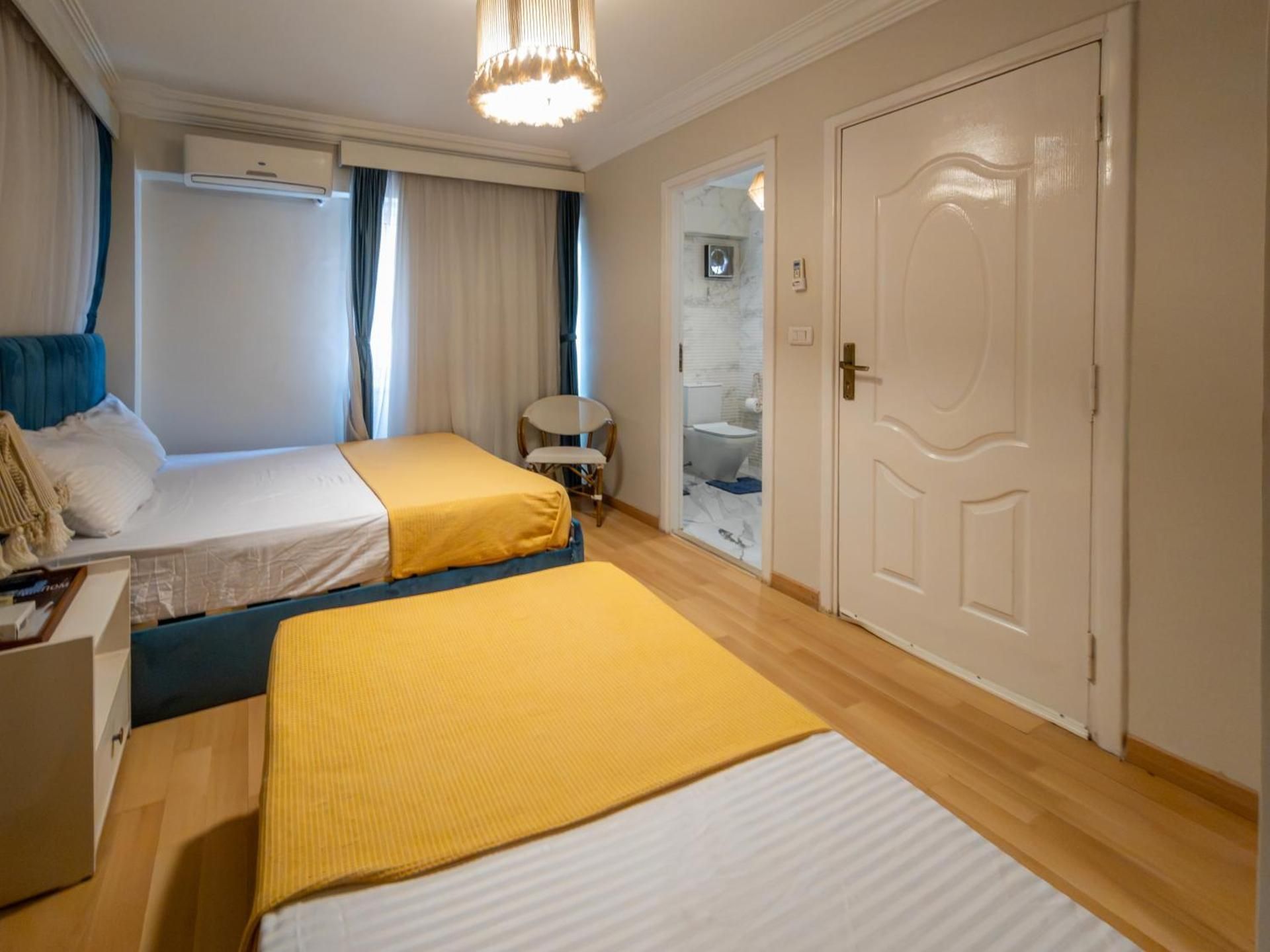 Triple Room with Private Bathroom