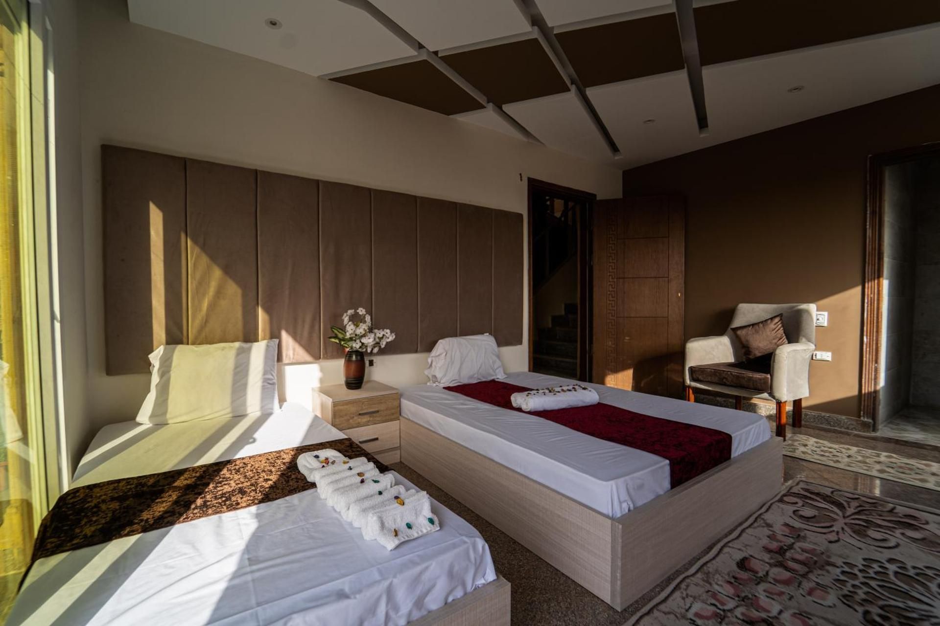 Family Room with Balcony and Pyramids View