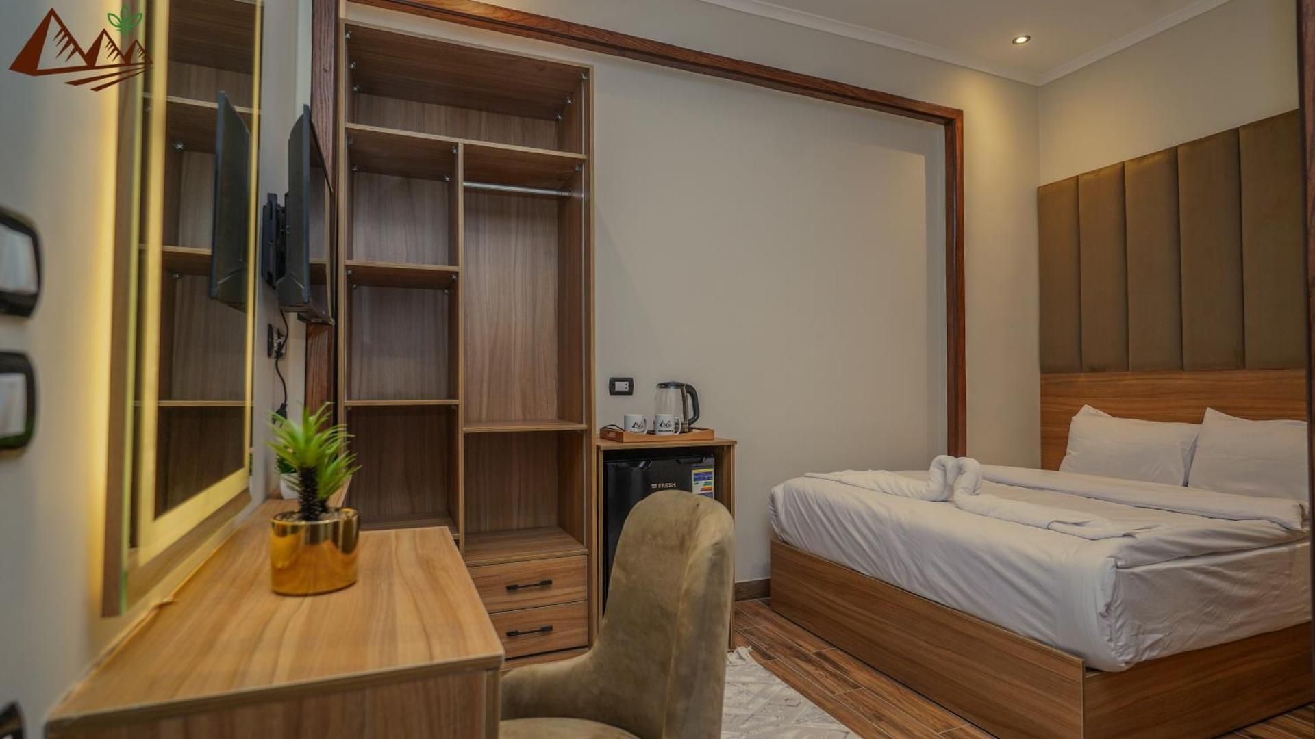 Deluxe Queen Room