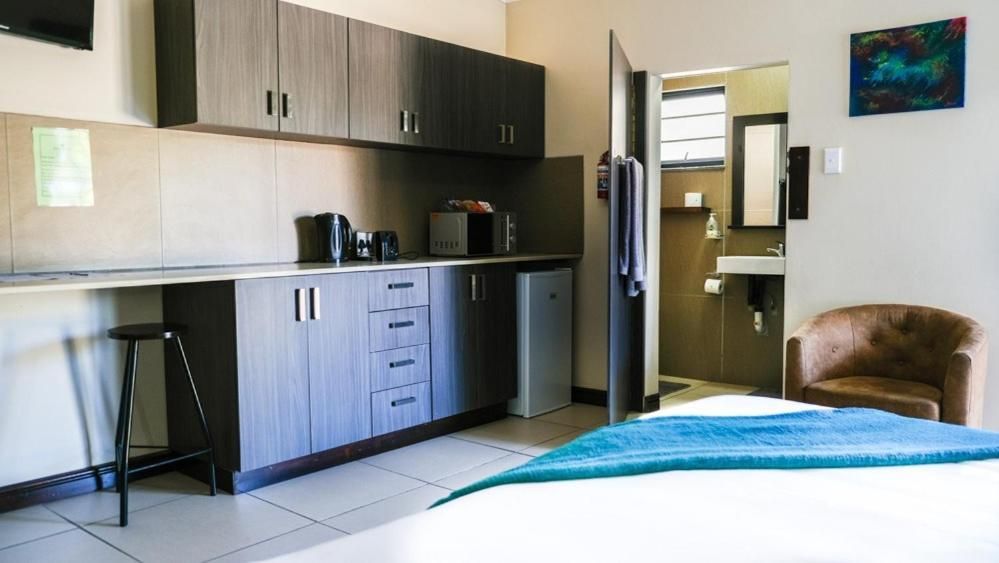 Twin Room with Private Bathroom