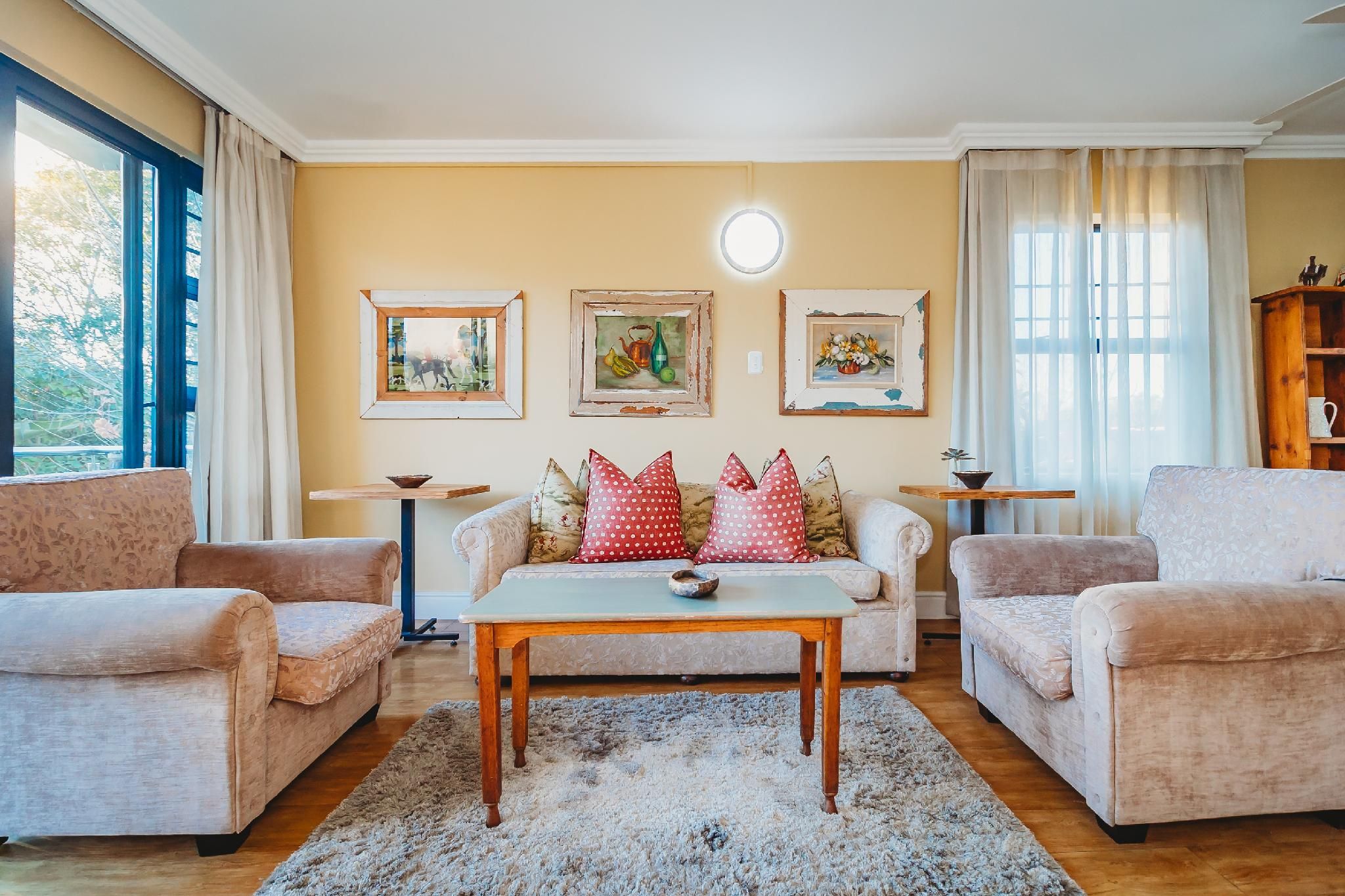 Four Bedroom Apartment with Patio