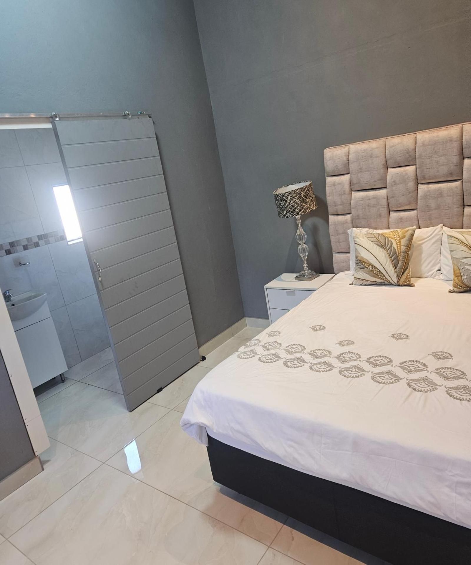 Deluxe Double Room with Shower